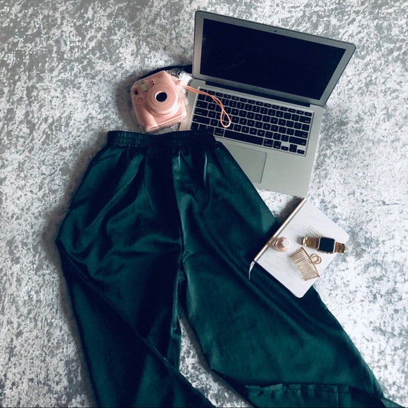 Two Piece Satin Loungewear Set - Picture 3 of 7